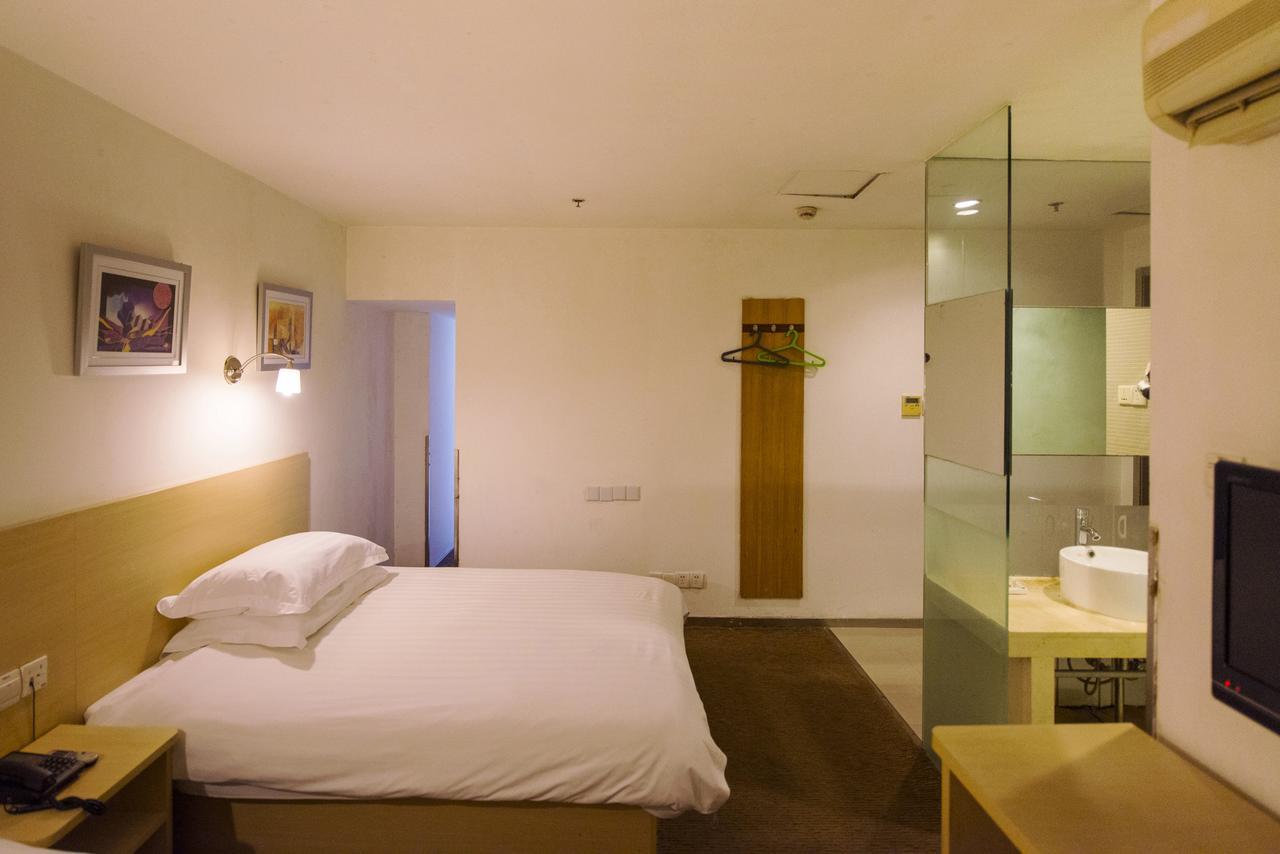Motel Shenzhen Longgang Longcheng Square Metro Station מראה חיצוני תמונה